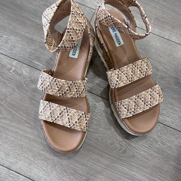 STEVE MADDEN • Beige Tone Ankle Strap Wedge Sandal • sz 7 - Picture 2 of 8